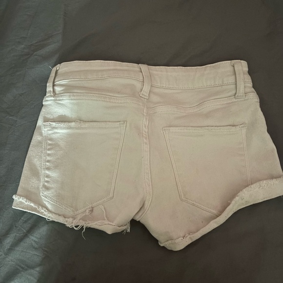 White shorts (0) - Picture 2 of 2